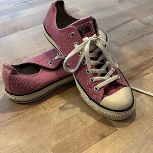 Converse Low-Top Canvas Sneakers in Dusty Rose